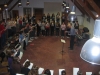 Camp d'une chorale en répétition